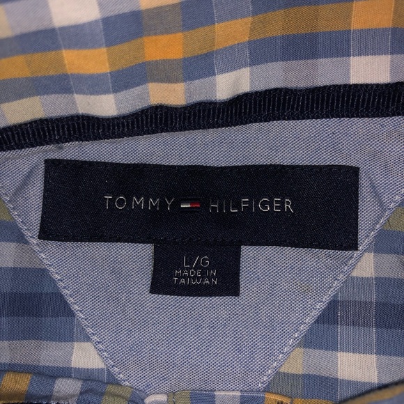 Tommy Hilfiger button up - Picture 2 of 3